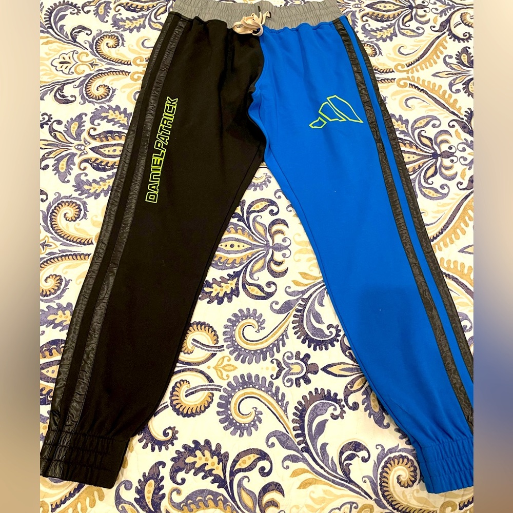 Adidas Daniel Patrick basketball pants size L